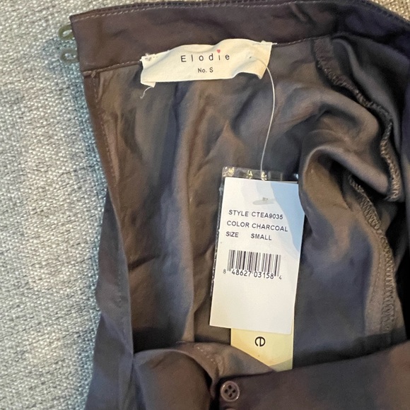 Fun ruffle blouse - Picture 3 of 3